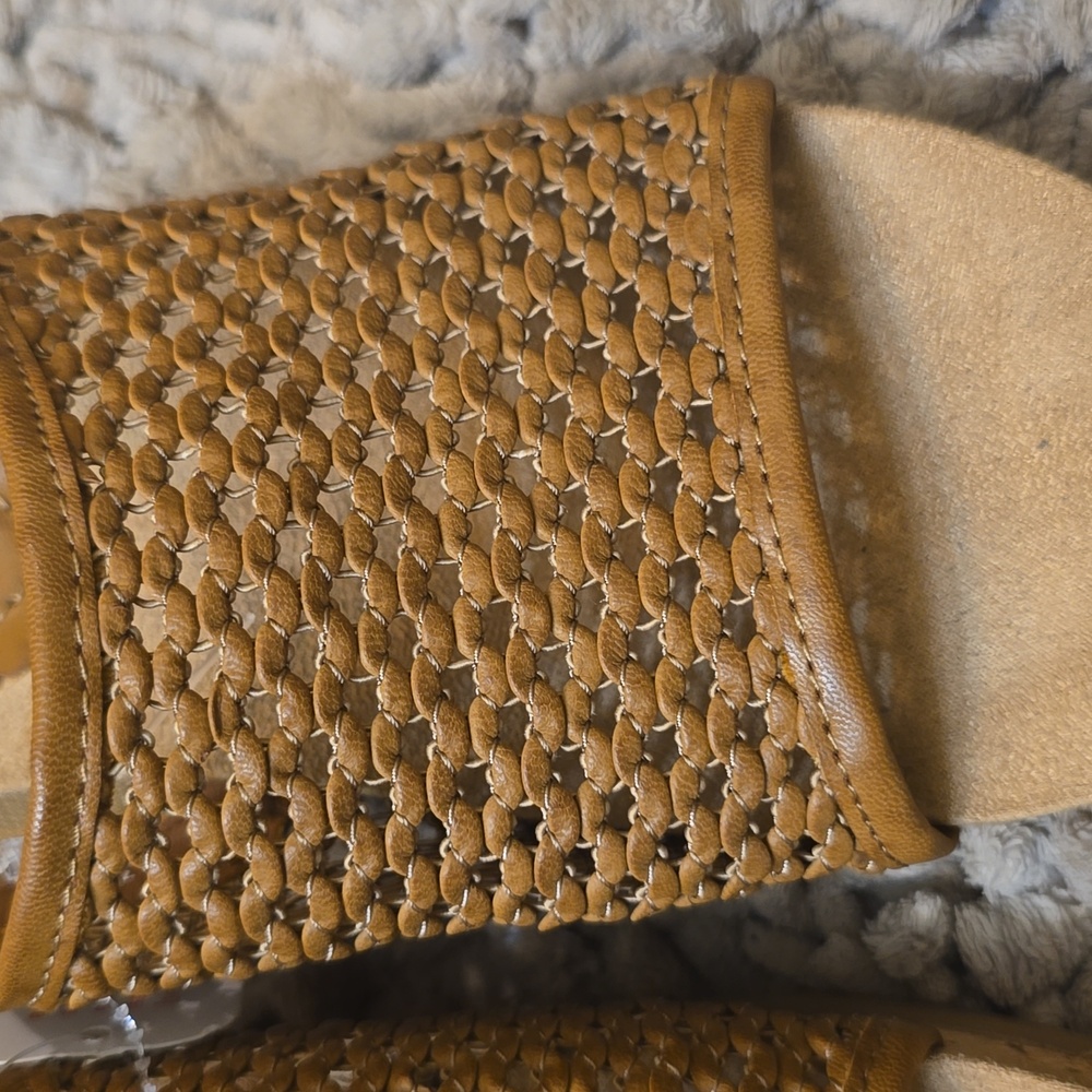 New Bare Traps‎ Women's Size 7 1/2 Tan  Brown Cork Wedge Slip-on Sandal Shoe - Picture 2 of 9